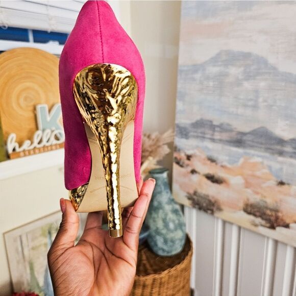 Enzo Angiolino Pink & Gold Leather Statement Pumps - Picture 2 of 15